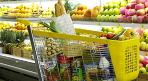 тележка для продуктов в супермаркете