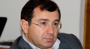 оппонент действующего президента на выборах - Беслан Бутба