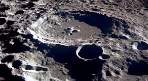 лунная поверхность