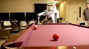 PR2 играет в бильярд