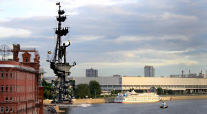 памятник Петру I скульптора Зураба Церетели