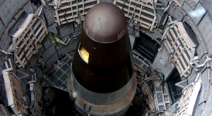 Помощник Клинтона потерял коды от «ядерного чемоданчика» Помощник Клинтона потерял коды от «ядерного чемоданчика»