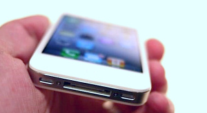 iPhone 4 в белом корпусе