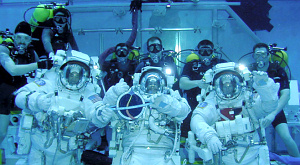 астронавты NASA в подводной лаборатории