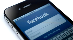 Бывшие инженеры Apple помогут Facebook выпустить смартфон 