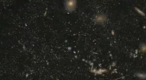 кадр из ролика «Полет сквозь Вселенную»