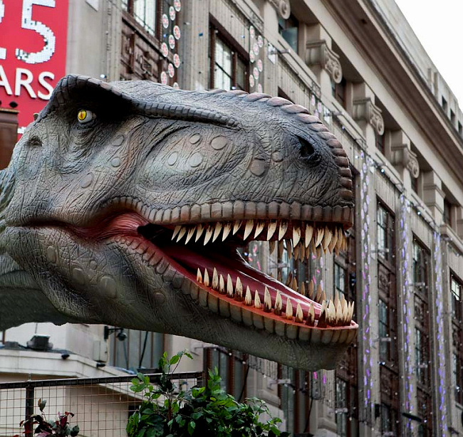 Динозавры на улице Лондона (20 фото)