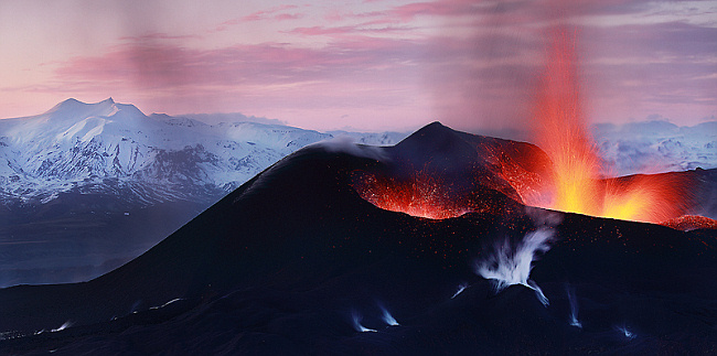 Извержение вулкана Эйяфьяллайокулль (18 фото)