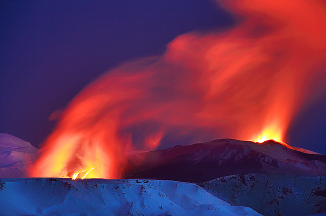 Извержение вулкана Эйяфьяллайокулль (18 фото)