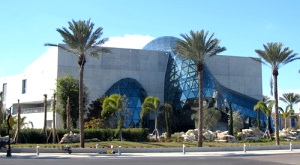 новое здание Музея Сальвадора Дали во Флориде