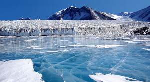озеро в Антарктиде