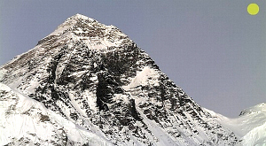 вид на гору Эверест через объектив новой веб-камеры