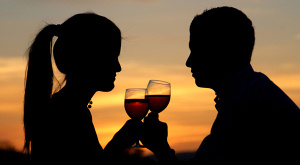 Совместное потребление алкоголя помогает сохранить брак
