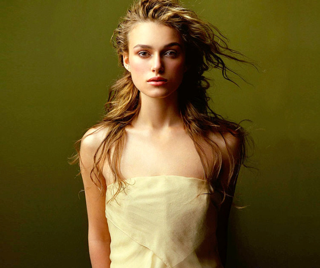 Кира Найтли в «непиратском» амплуа (38 фото)