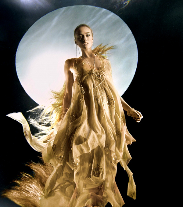 Кира Найтли в «непиратском» амплуа (38 фото)