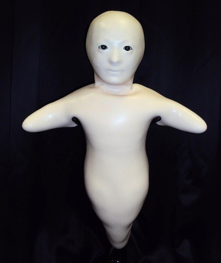 Жутковатый андроид Telenoid R1