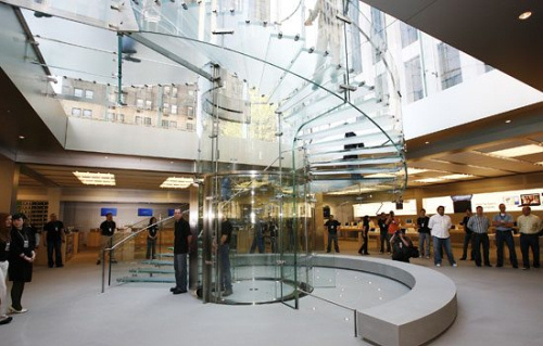 Стеклянные магазины Apple